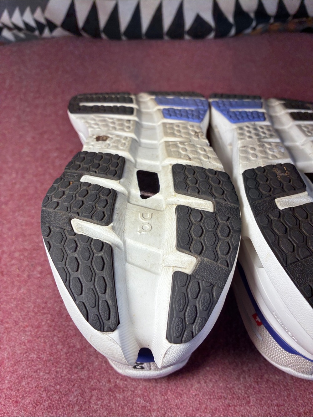 ON RUNNING Cloudrunner Performance Active Shoes - Picture 13 of 16